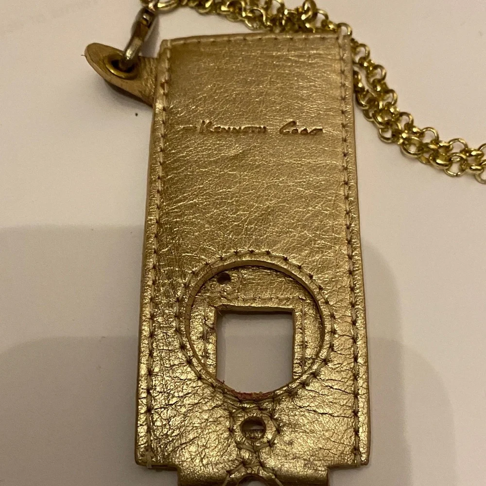 Kenneth Cole Gold I pod Nano holder with Chain